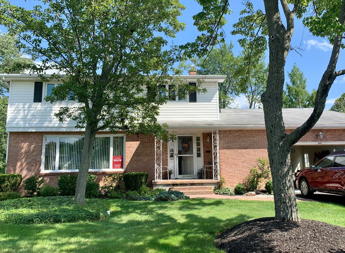 14221 Williamsville Estate Sale! starts on 9/1/2023