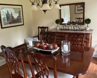 Dining table with 6 chairs 