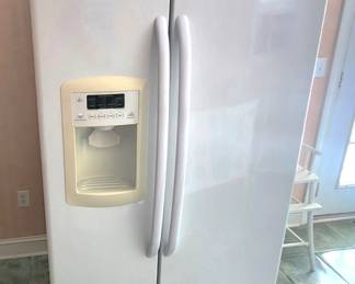 GE side by side refrigerator