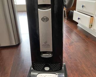 Sebo anti-allergy hospital grade vacuum. This vacuum retals for $1000. Discover our great deal!