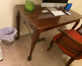 Desk / Table $ 128.00