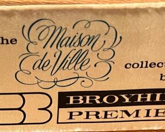 Vintage Entry Table Broyhill Premier