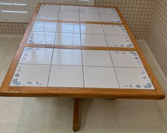 Vintage Dinaire Pedestal Oak Kitchen Table w Leaf and 4 Chairs