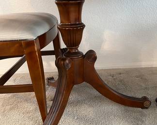 Dining Table w 2 Captains Chairs and 4 Side Chairs