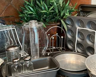Assorted Bakeware, Glass Pyrex, etc.
