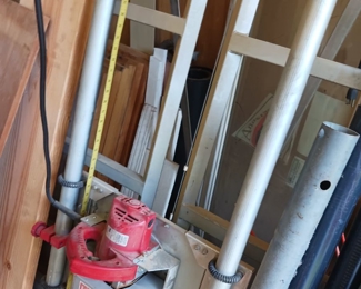 Milwaukee cut panel Wall mount cutting saw for large panels