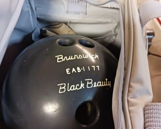 Brunswick Black Beauty bowling ball