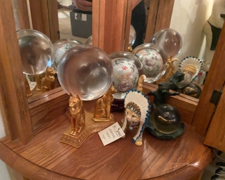 crystal ball, cat figuring