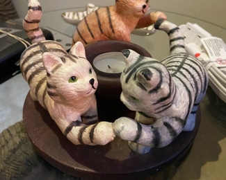 cat figurines