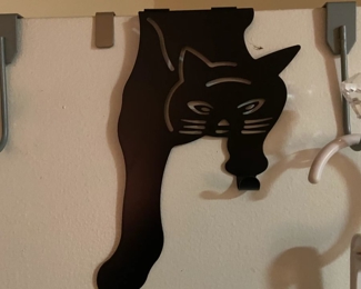 cat door hanger