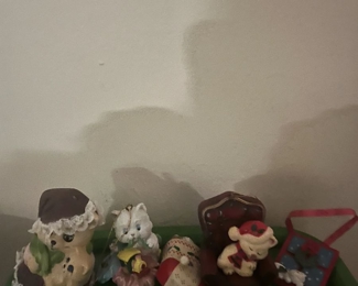 cat figurines