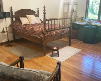 Antique Spindle bed, full size