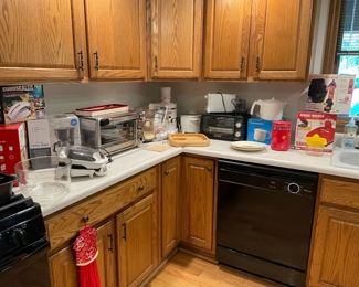 small appliances - many new