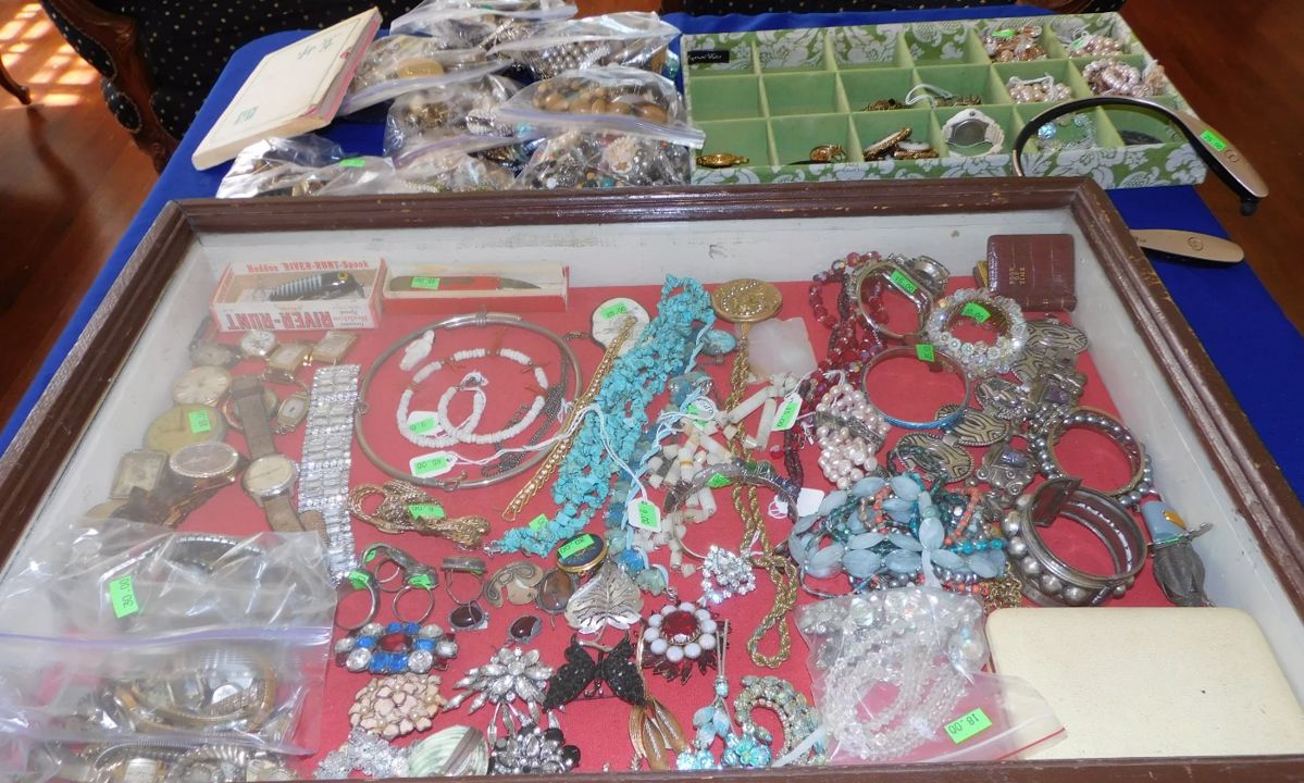 Stunning Bixby Knolls L.B. by Bright estate sales starts on 9/1/2023