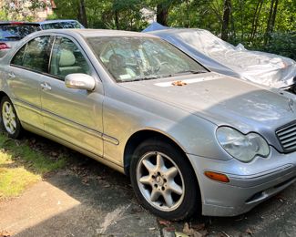 2003 Mercedes C 240
3,600.00
148,000 miles
Rebuilt title, runs