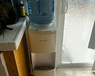 Water dispenser and jug