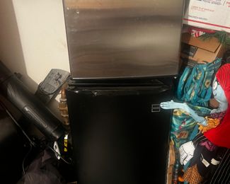Small refrigerator and small freezer