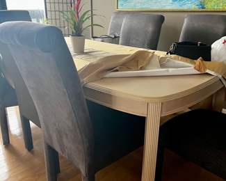 Dining table & chairs