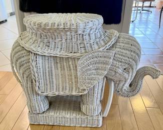 WICKER ELEPHANT