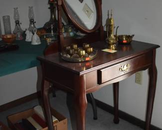 Lovely Queen Anne tall leg Dressing Table with attached Oval Shevel Mirror adorned with Collectible Brassware
