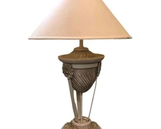 Lot 023
Venetian Style Ornate Metal Table Lamp