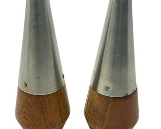 Lot 033
Mid Century Modern Tapered Teak Salt & Pepper Shakers