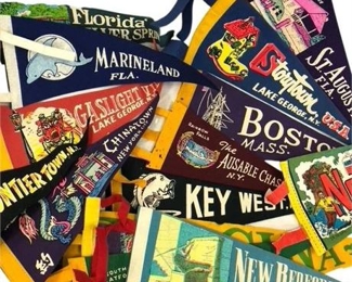 Lot 092 3 Bid(s)
Various Size Vintage Travel Souvenir Pennant Flags