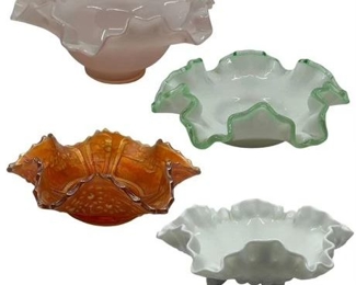 Lot 115 9 Bid(s)
Fenton Art Glass Bowls Set of 4