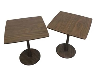 Lot 177 1 Bid(s)
Pair of Vintage MCM Tulip Style Wood Veneer End Tables