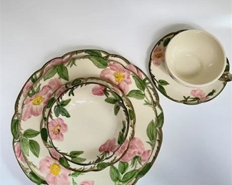 Lot 149- 1 Bid(s)
Franciscan Desert Rose Pattern Six (6) Piece Service for Four(4) Plus Extras