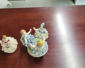 Dresden ring around the Rosie figurine