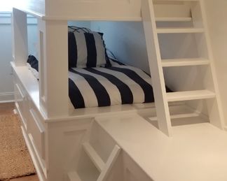 Built-in bunk beds - wow!