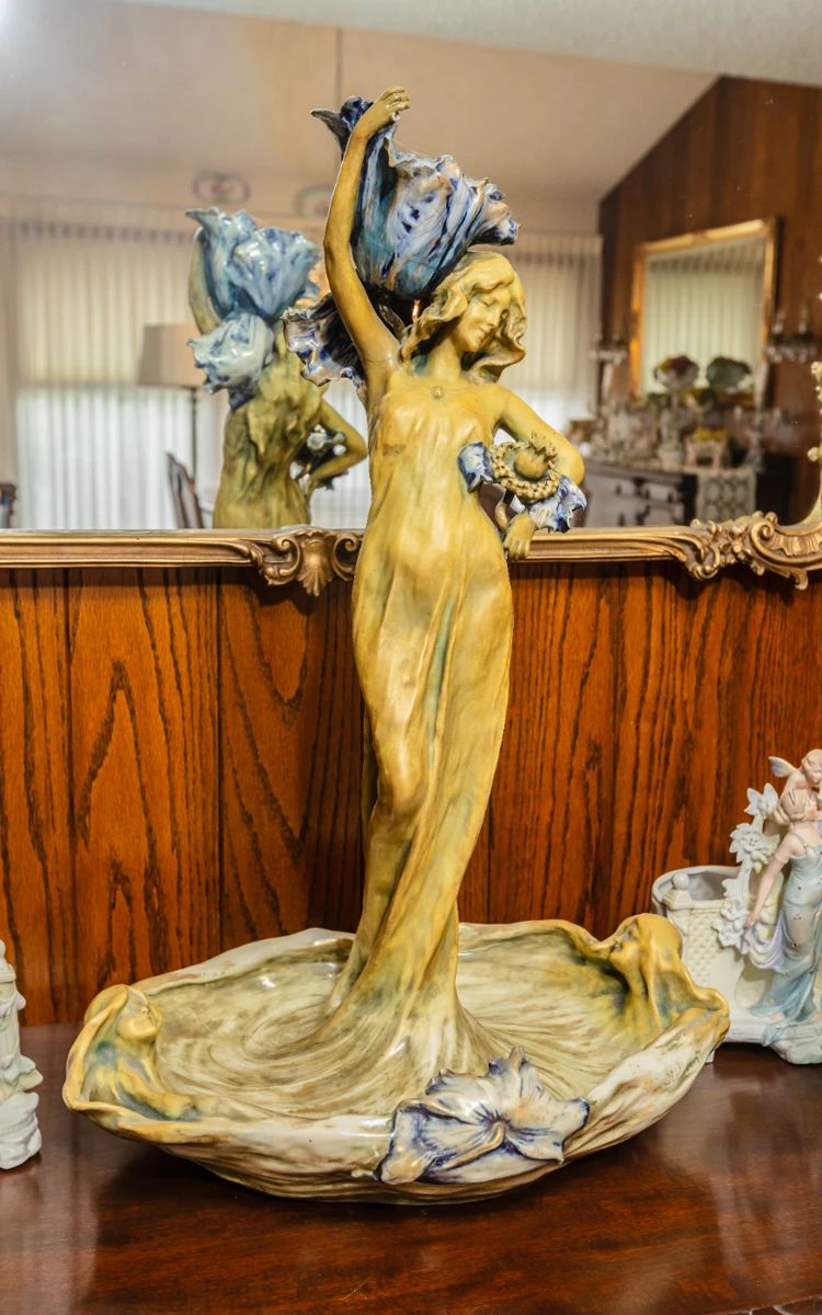 Austrian Reisner, Stellmacher & Kessel Art nouveau  statue