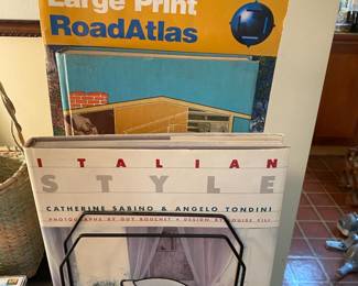 UniversalMAP Large Print Road Atlas, Italian Style Book by Catherine Sabino& Angelo Tondini