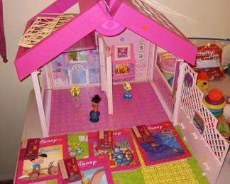 1992 Barbie Fold 'N Fun House 
