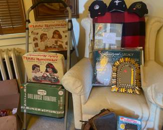 Little Homemaker Plastic Garden Furniture, Strom Becker Doll House Furniture