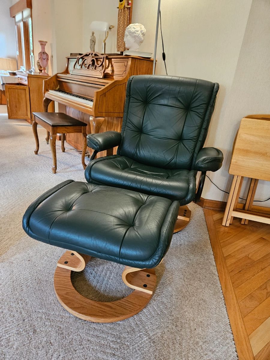 Ann Arbor Estate Sale Ekornes Stressless Chair ++ starts on 9/17/2023