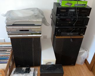 VINTAGE BOSE SPEAKERS AND STEREO EQUIPMENT 
