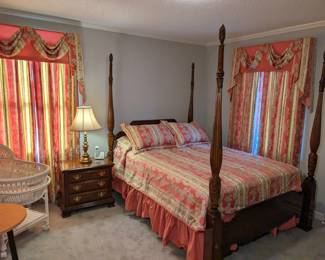 Queen Size Poster Bed - Rice Carved