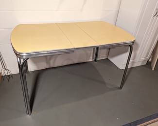 Vintage Kitchen Table w/ Leaf