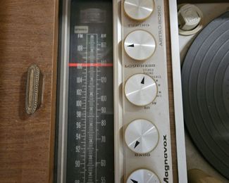 Vintage 1967 Magnavox Console Stereo Radio Works Call