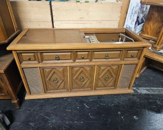 Vintage 1967 Magnavox Console Stereo Radio Works Call