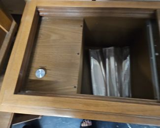 Vintage 1967 Magnavox Console Stereo Radio Works Call