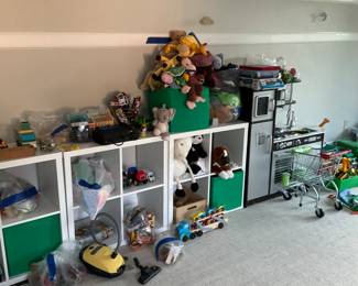 LOTS OF KIDS TOYS
