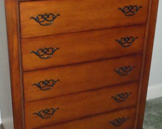 Chest of drawers w/6 drawers