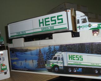 NIB Hess 18 wheeler BANK 1987