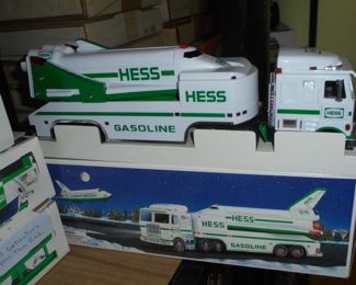 NIB Hess space shuttle carrier 1999