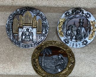 Michael Ricker pewter Music of Christmas, plate / Plack etc