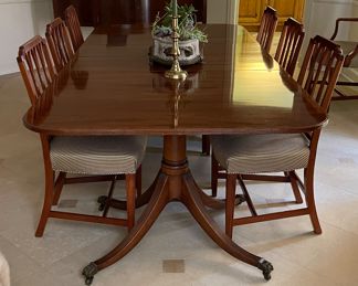 Antique Georgian Satinwood Banded Double Pedestal Dining Table. Measures 66" - 120" L (with four 13.5" Leaves) x 40" W x 28.5" H. Photo 1 of 5.
