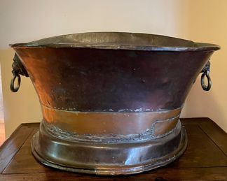 Antique French Copper Wall-Mounted Lavabo and Hand-Washing Basin. Cistern Measures 18" x 22" H. Basin Measures 26" x 16" x 14" H. Photo 4 of 7.